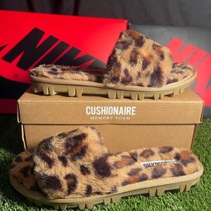 Brand New with box of Cushionaire Slides Size 8 Women’s
